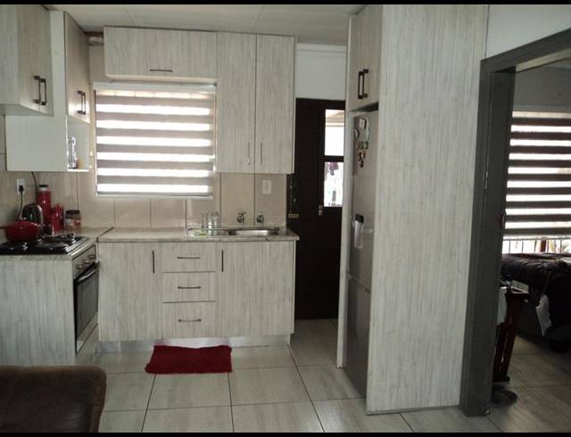 3 BEDROOM HOUSE FOR SALE IN DOBSONVILLE EXT 2